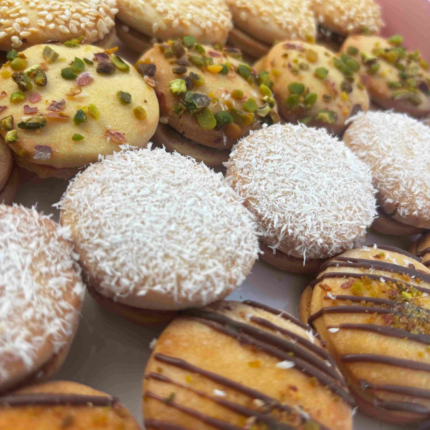 Persisches Mürbeteiggebäck mit Marmelade